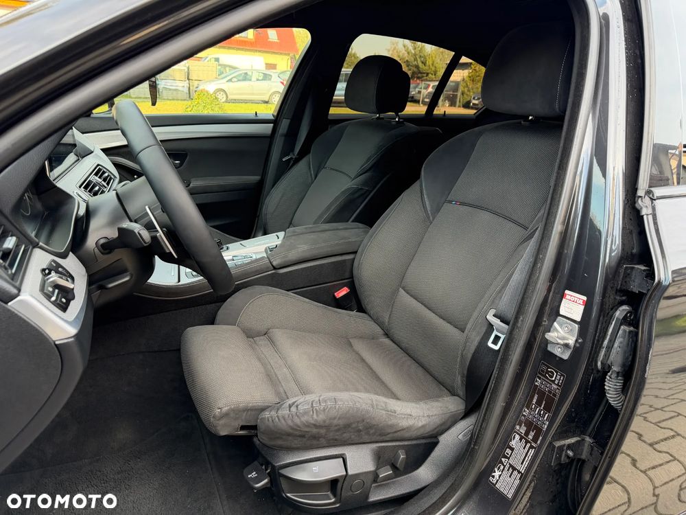 BMW Seria 5 530d xDrive - 12