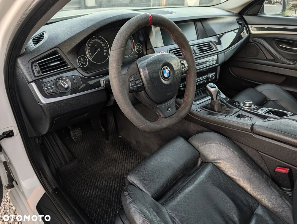 BMW Seria 5 525d - 16