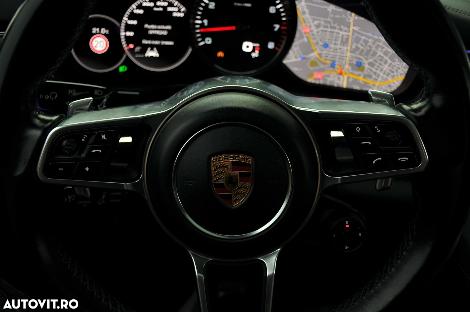 Porsche Panamera 4S - 9