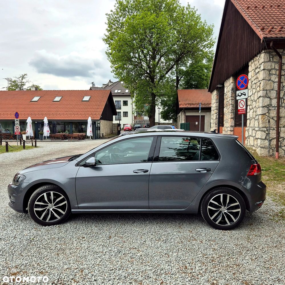 Volkswagen Golf - 6