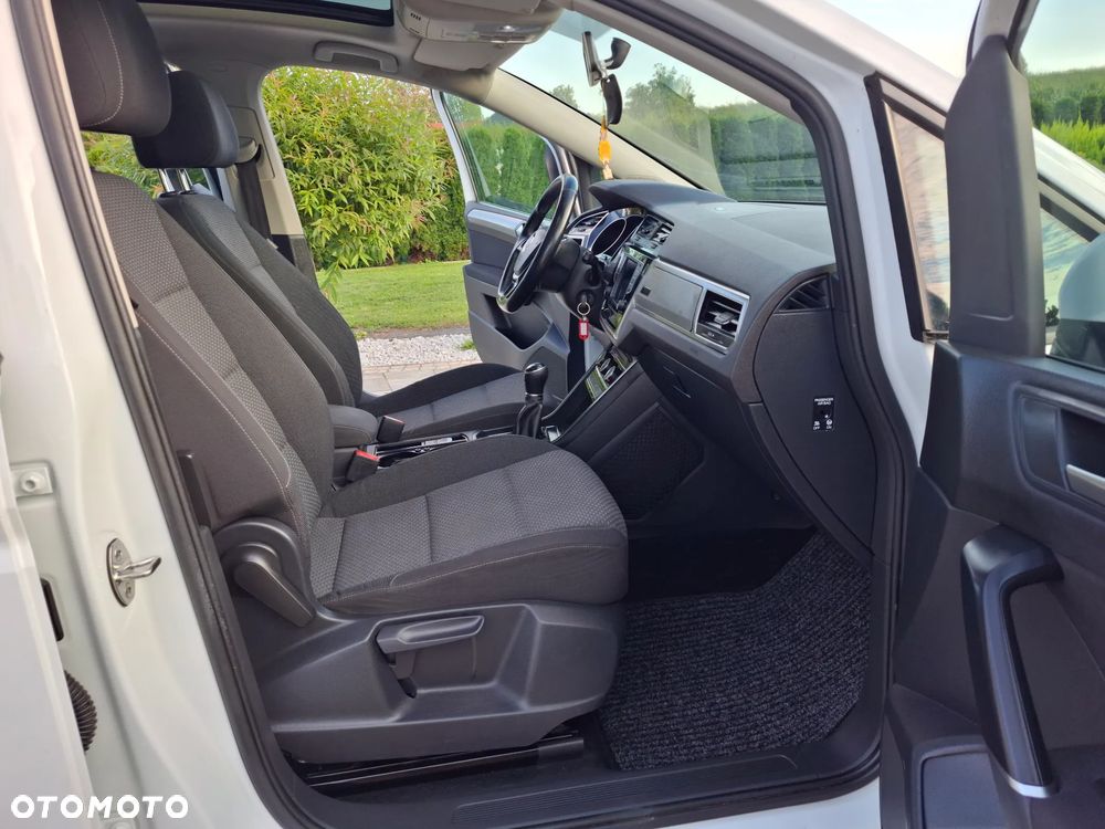 Volkswagen Touran 1.6 TDI SCR BlueMotion Technology Comfortline - 24
