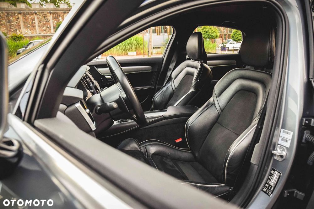 Volvo S90 T6 AWD R-Design - 29