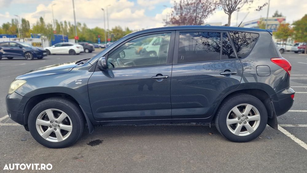 Toyota RAV4 2.2 D-4D Luxury - 5