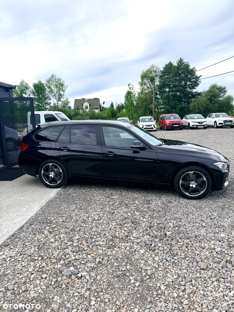 BMW Seria 3 330d xDrive Sport-Aut - 3