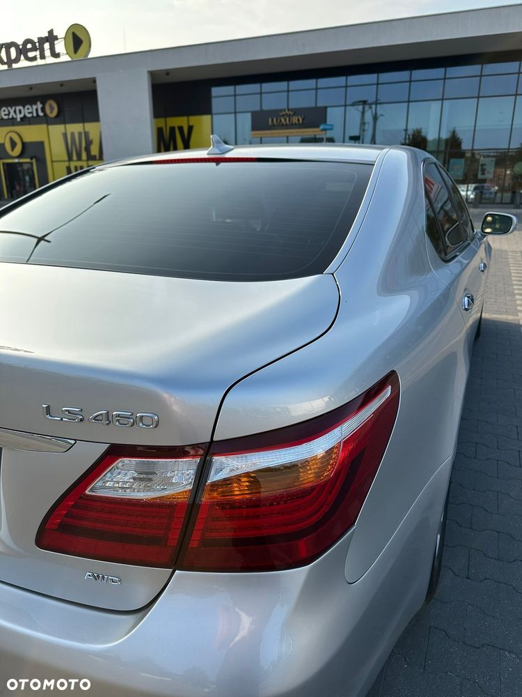 Lexus LS 460 AWD - 11