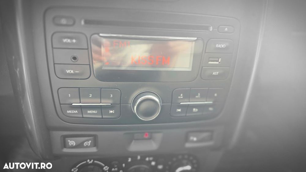 Dacia Duster 1.6 4x4 Laureate - 11