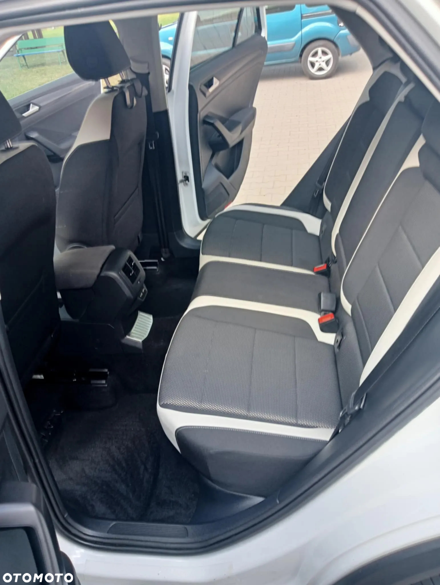 Volkswagen T-Roc 1.5 TSI GPF ACT Premium - 9