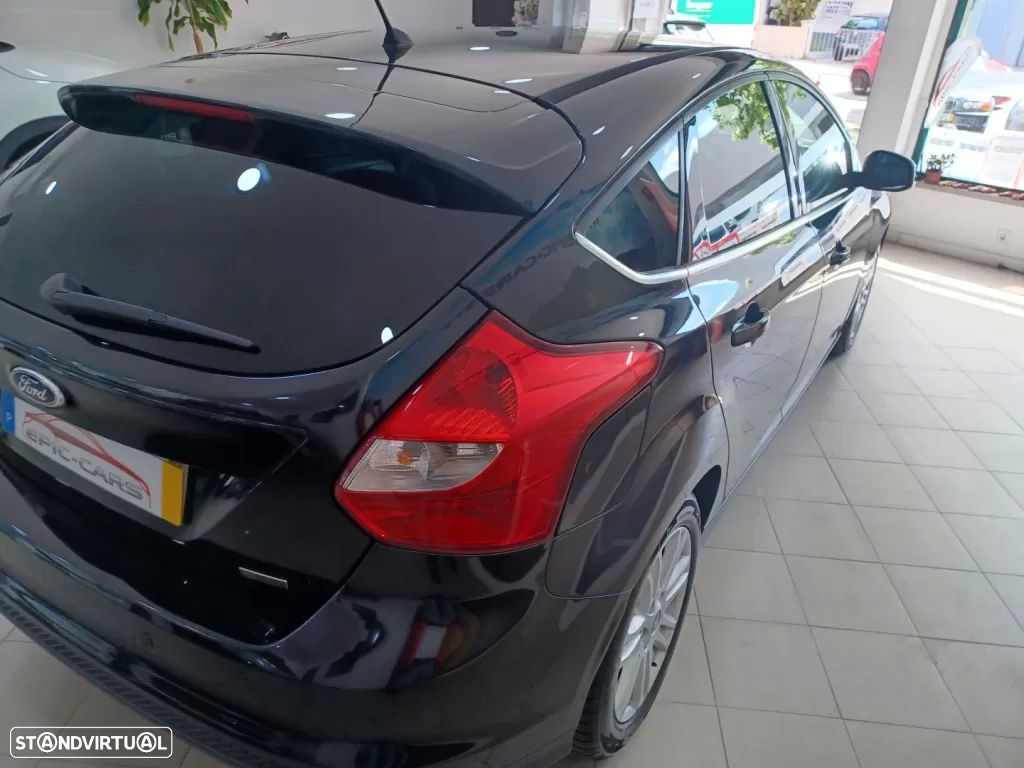 Ford Focus 1.0 EcoBoost S&S TITANIUM - 10