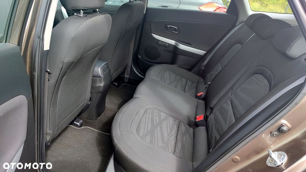 Kia Ceed 1.6 GDI Vision - 26