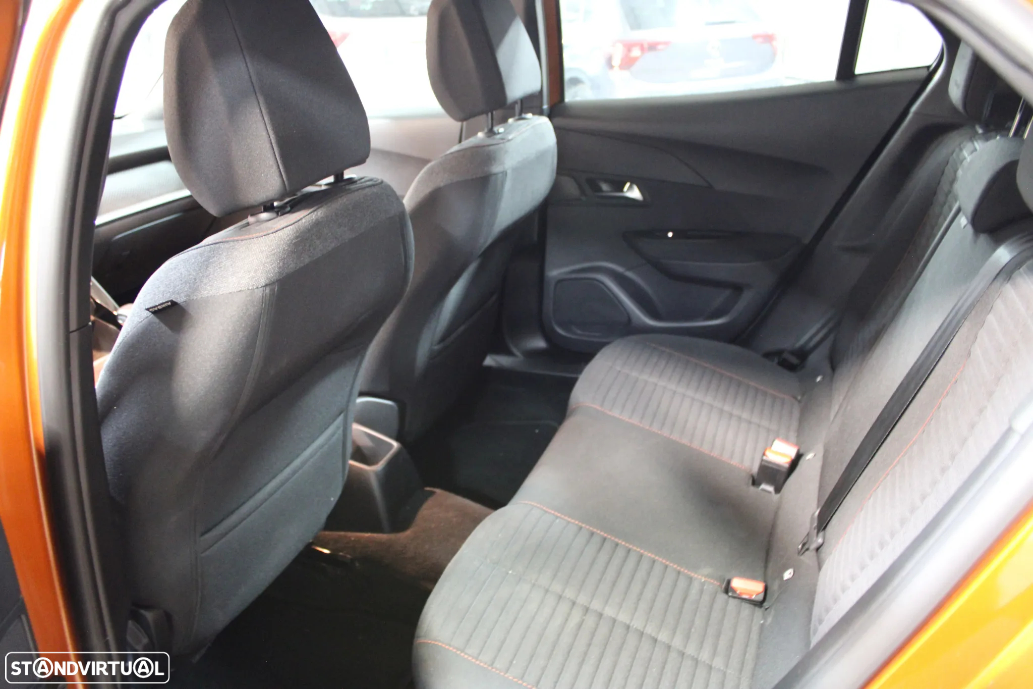 Peugeot 2008 1.2 PureTech Active Pack - 21