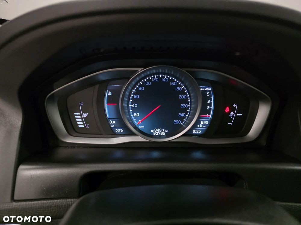 Volvo XC 60 D3 Drive-E Ocean Race - 14
