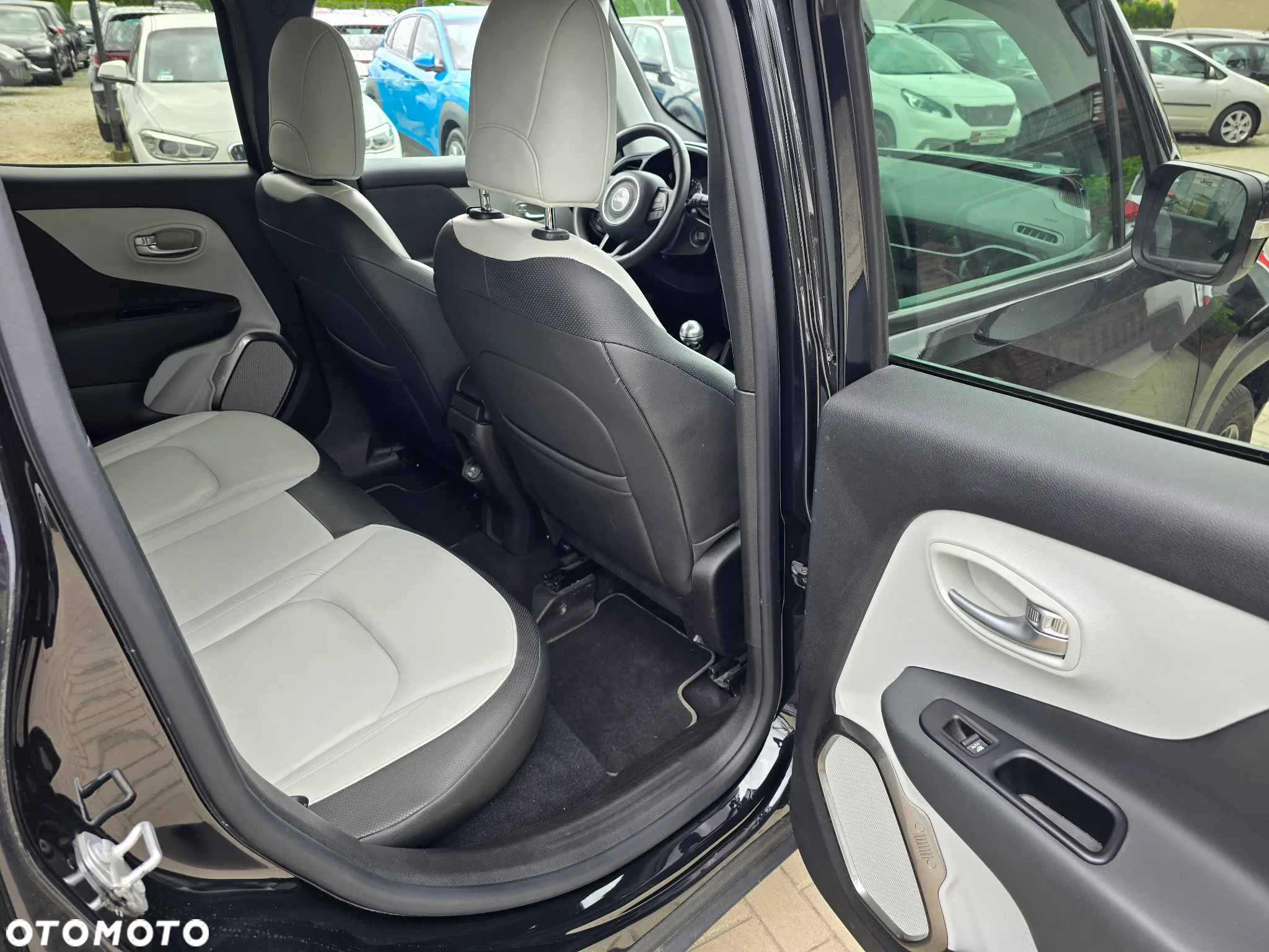 Jeep Renegade - 10