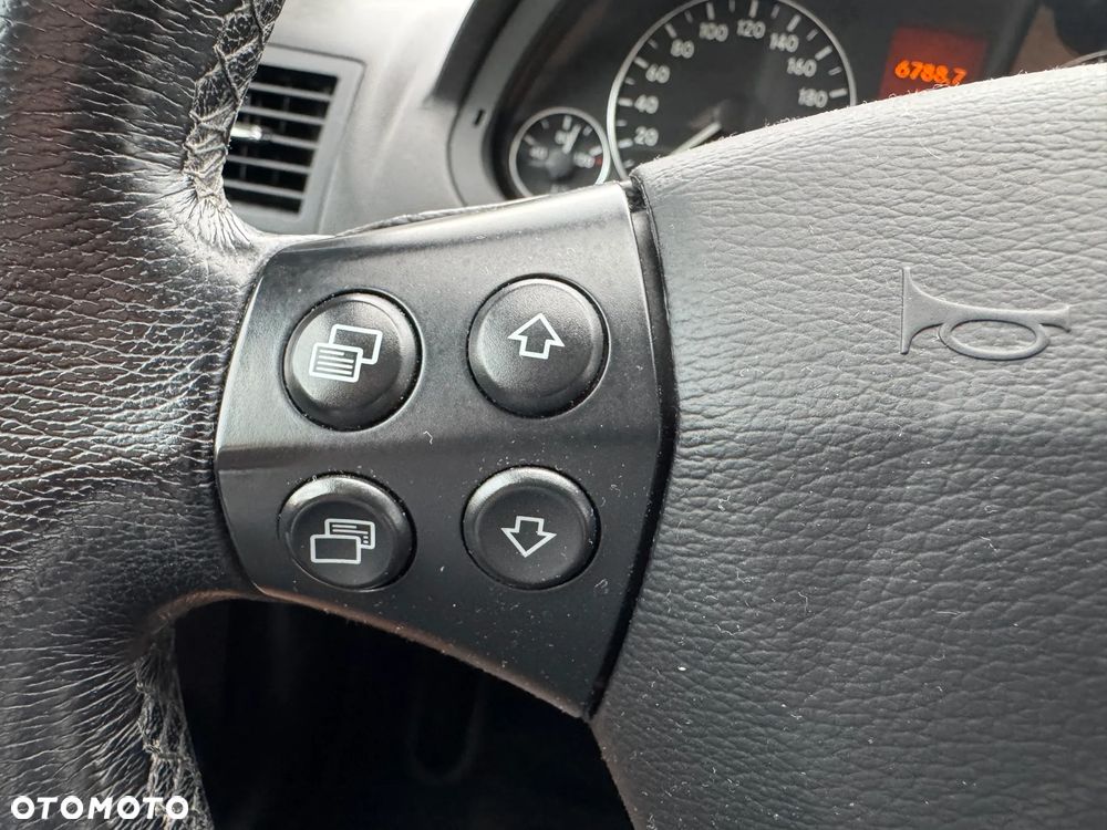 Mercedes-Benz Klasa A 150 BlueEFFICIENCY Avantgarde - 16