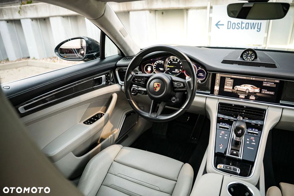 Porsche Panamera - 22