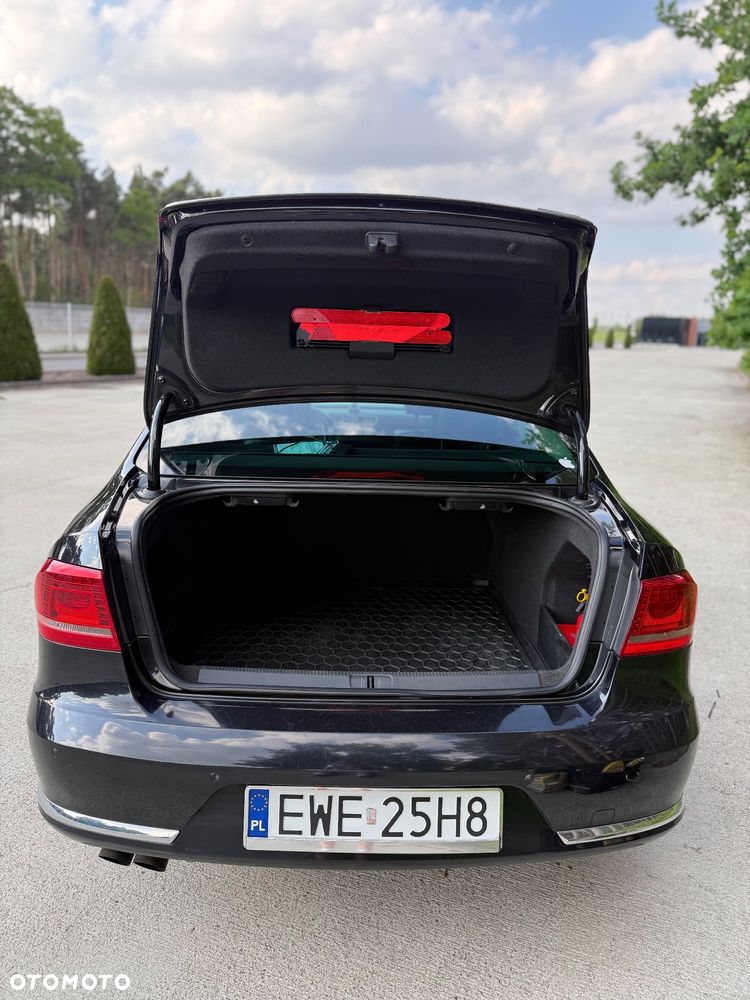 Volkswagen Passat 2.0 TDI Highline DSG - 12