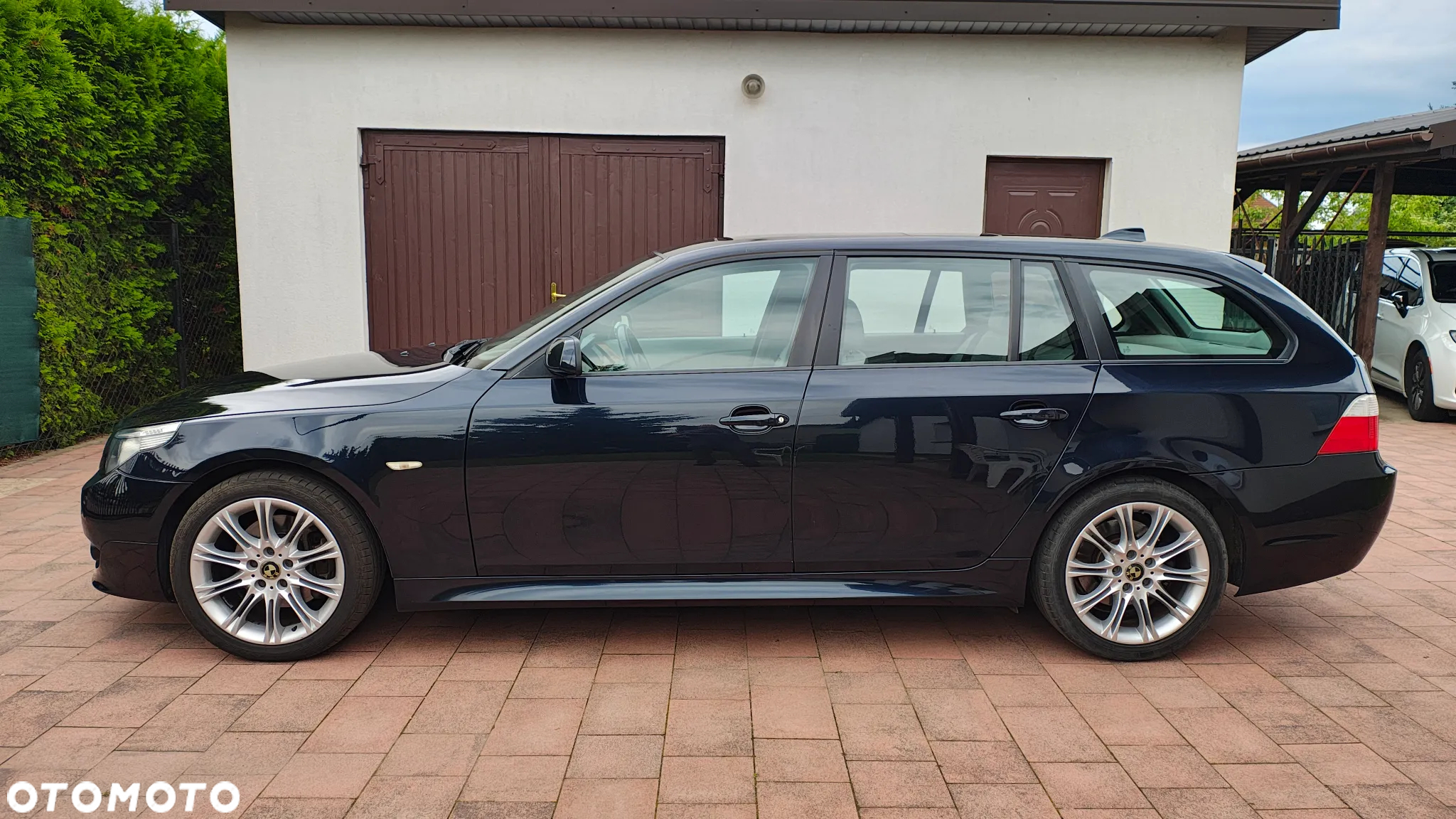 BMW Seria 5 530xd Touring - 3