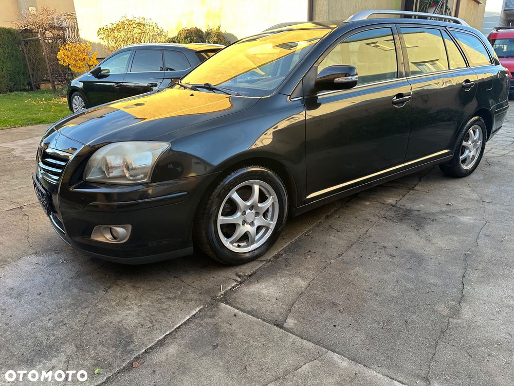 Toyota Avensis 2.0 VVT-i Combi Executive - 20