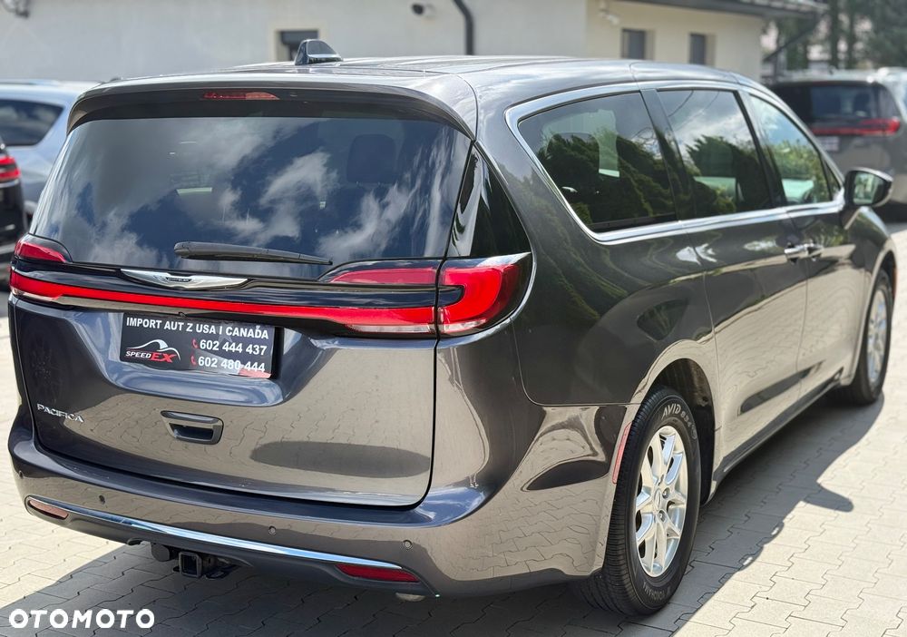 Chrysler Pacifica - 5