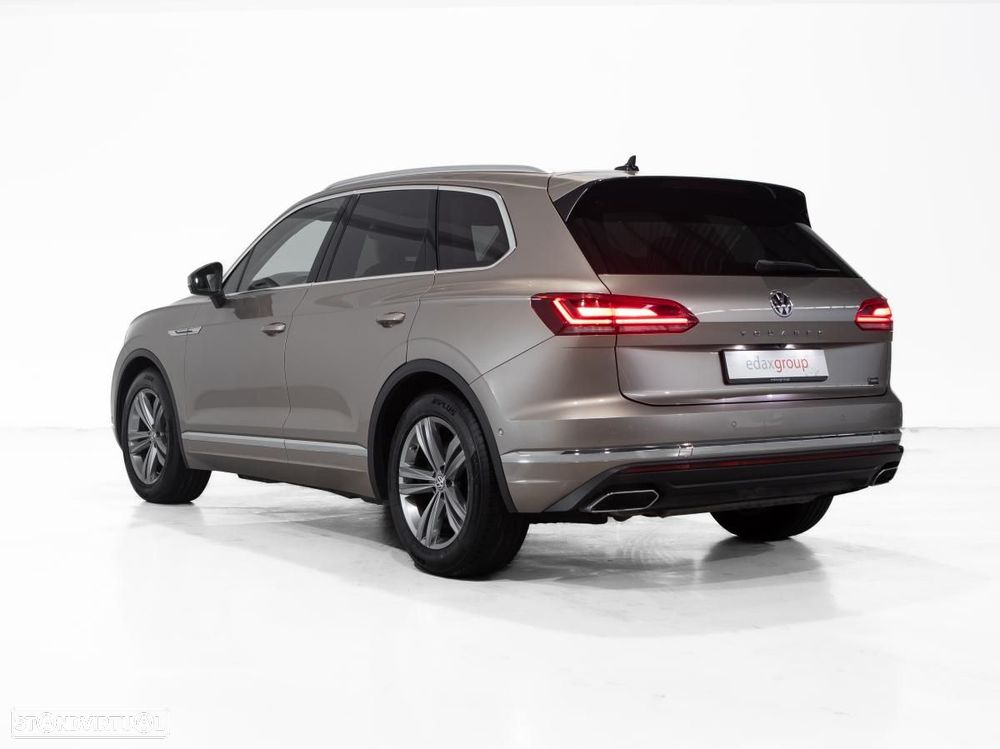 VW Touareg 3.0 TDI V6 Elegance Plus - 4