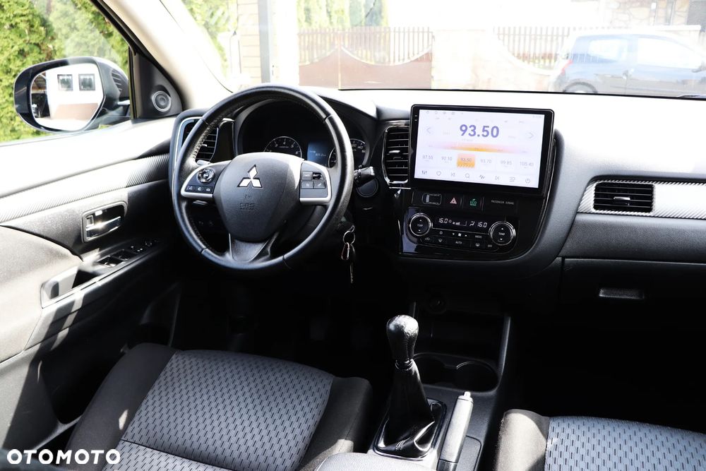 Mitsubishi Outlander 2.0 Intense 2WD - 25
