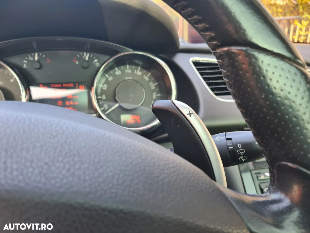 Peugeot 3008 HDi FAP 110 EGS6 Tendance - 17