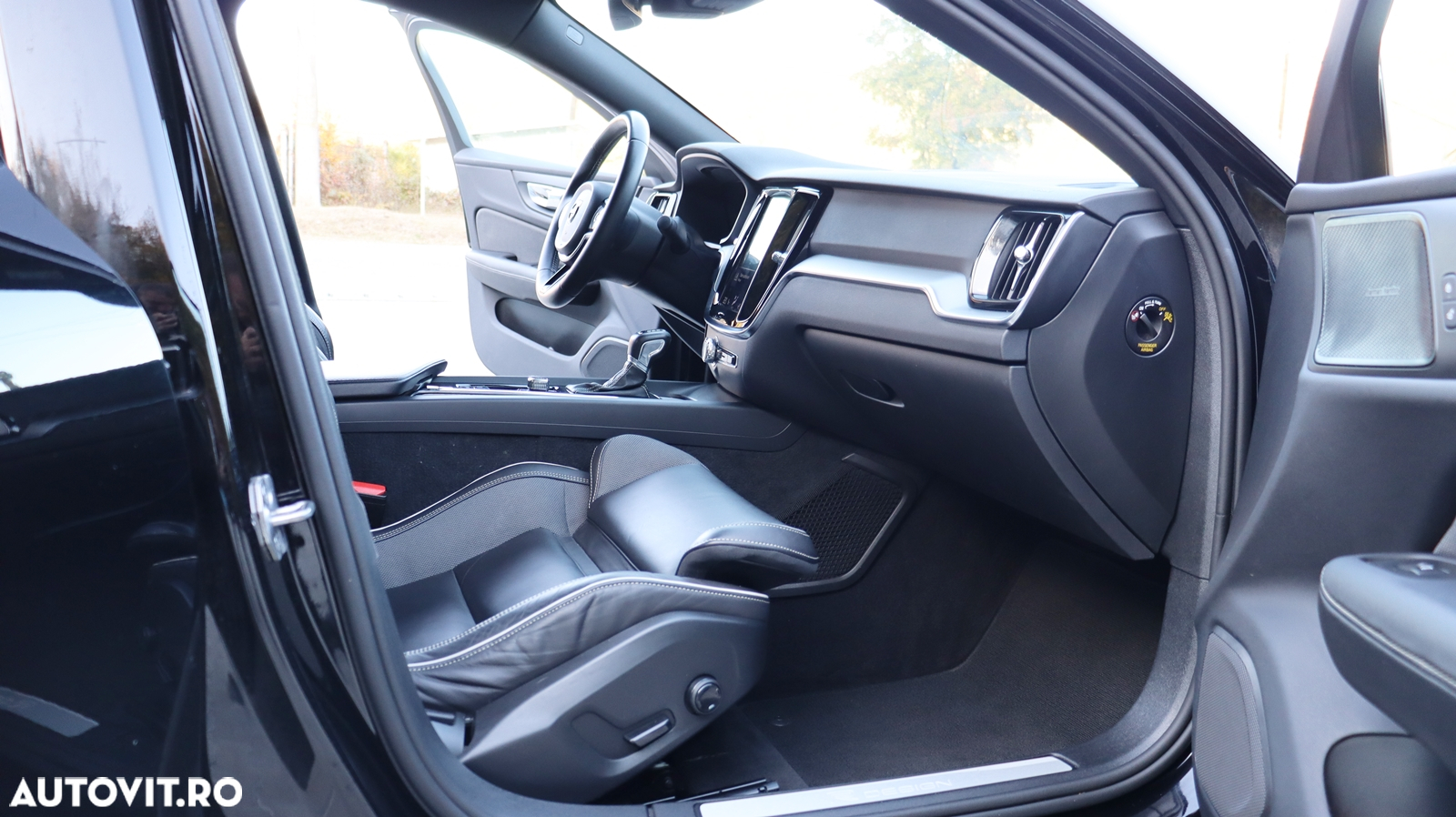Volvo S60 T5 R-Design - 7