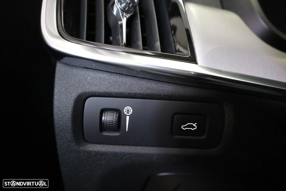 Volvo V90 2.0 D4 Momentum Plus Geartronic - 39