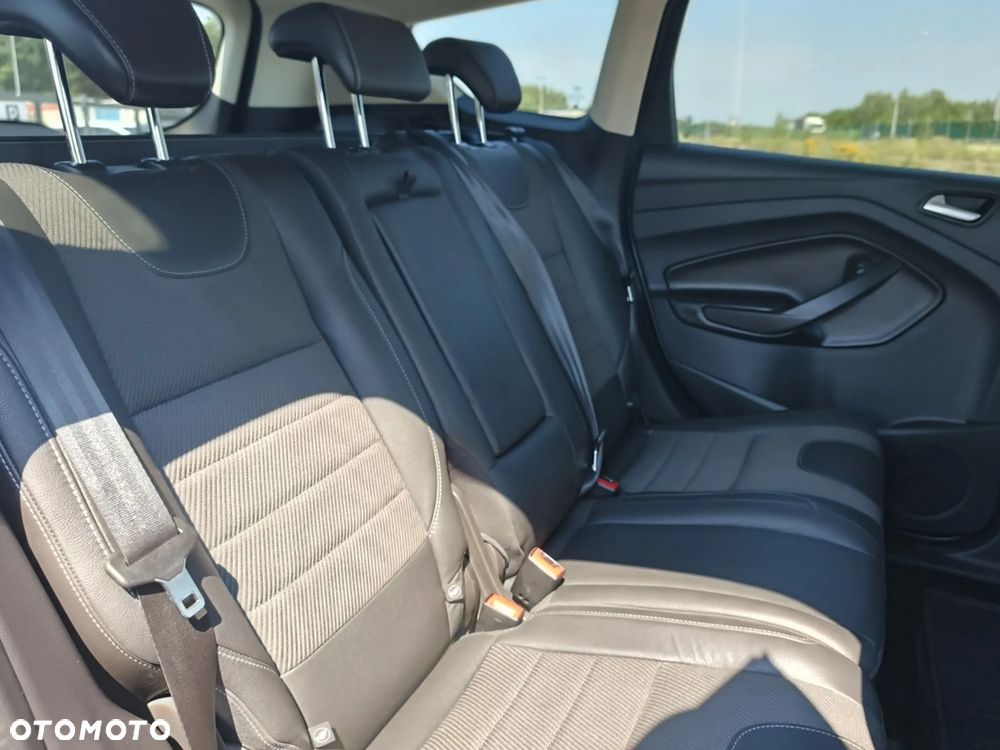 Ford Kuga - 12