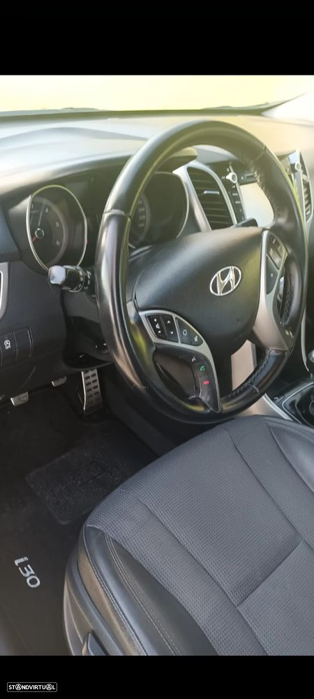 Hyundai i30 CW - 11