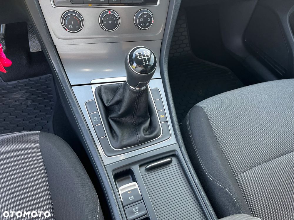 Volkswagen Golf 1.6 TDI BMT Comfortline - 14