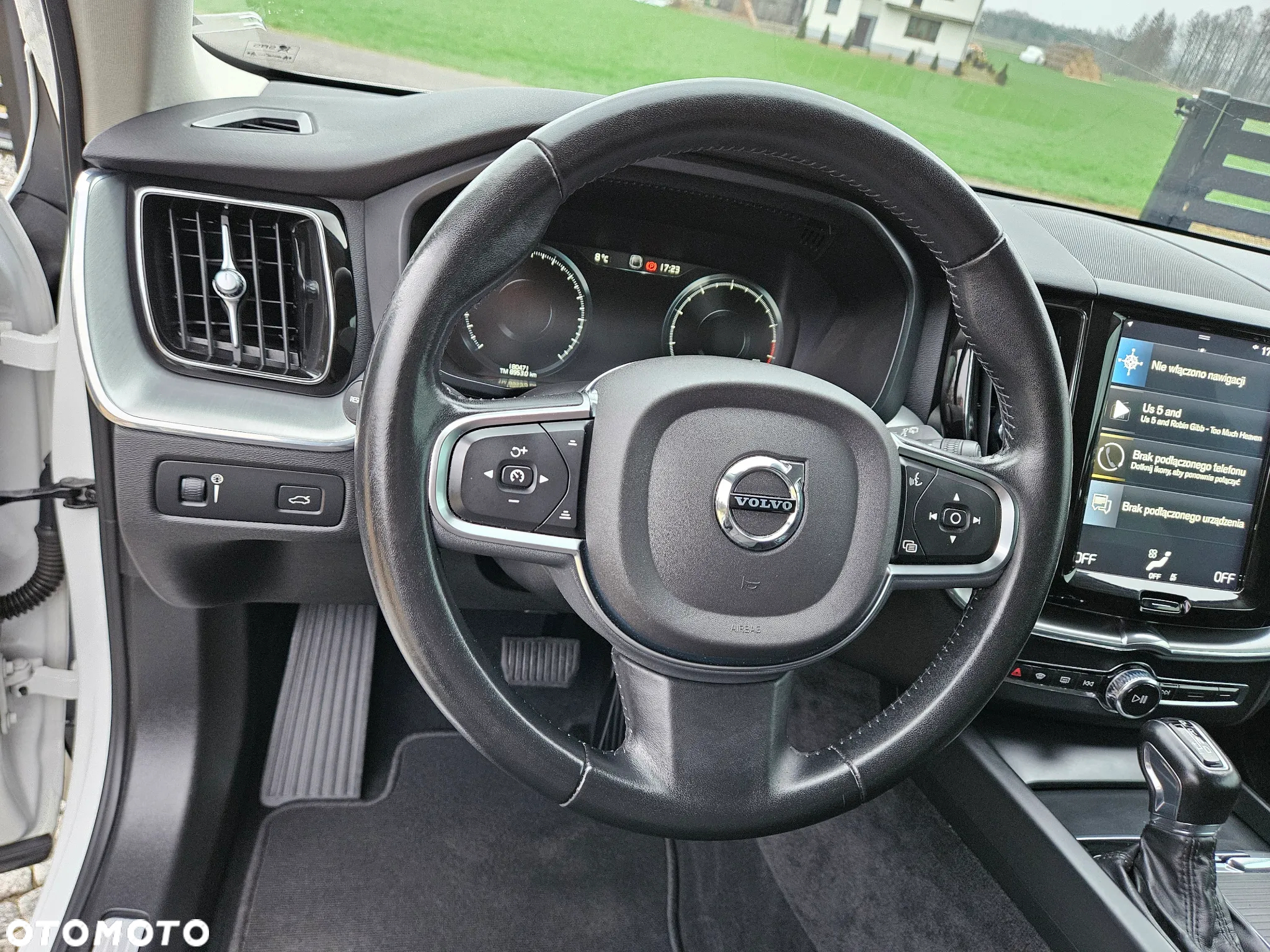 Volvo XC 60 T4 Momentum Pro - 23