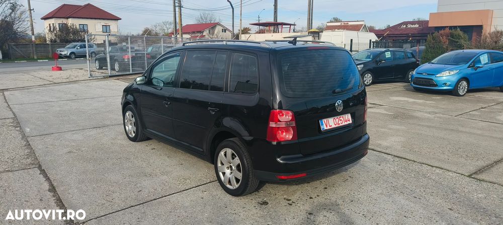 Volkswagen Touran 1.9 TDI DPF DSG Trendline - 5