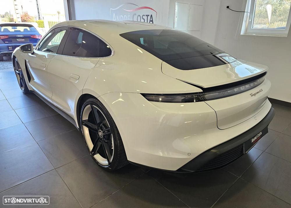 Porsche Taycan 4S - 8
