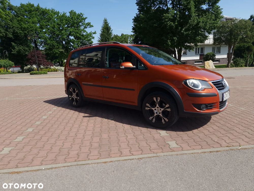 Volkswagen Touran 1.4 TSI Cross - 3