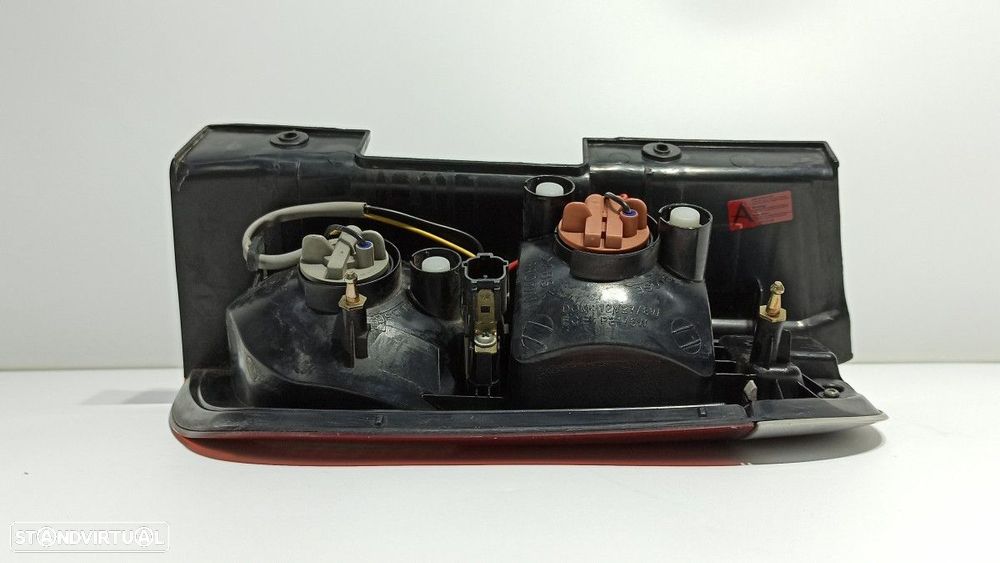 FAROLIM TRASEIRO ESQUERDO SSANGYONG KYRON 200 XDI LIMITED - 3