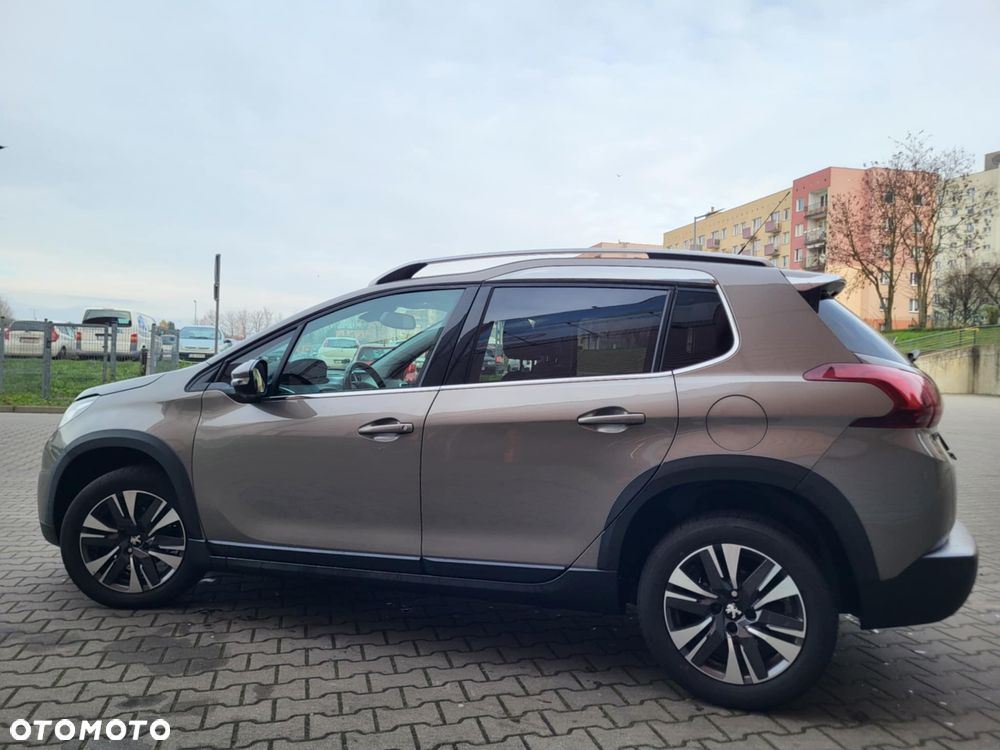 Peugeot 2008 BlueHDi 100 STOP & START Allure - 25