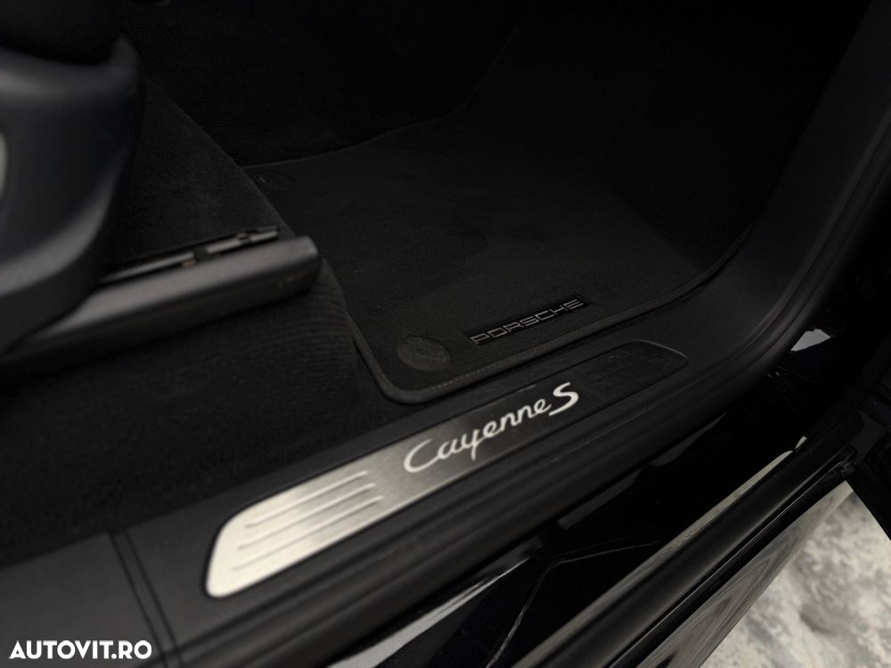 Porsche Cayenne - 16