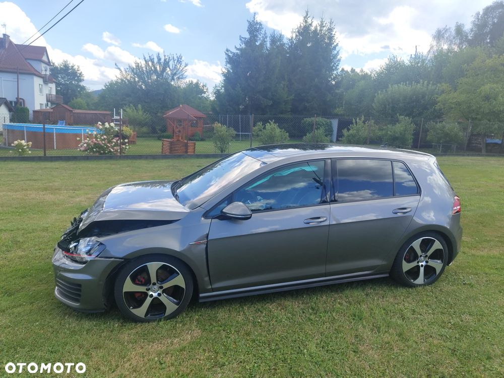 Volkswagen Golf GTI BlueMotion Technology DSG - 19