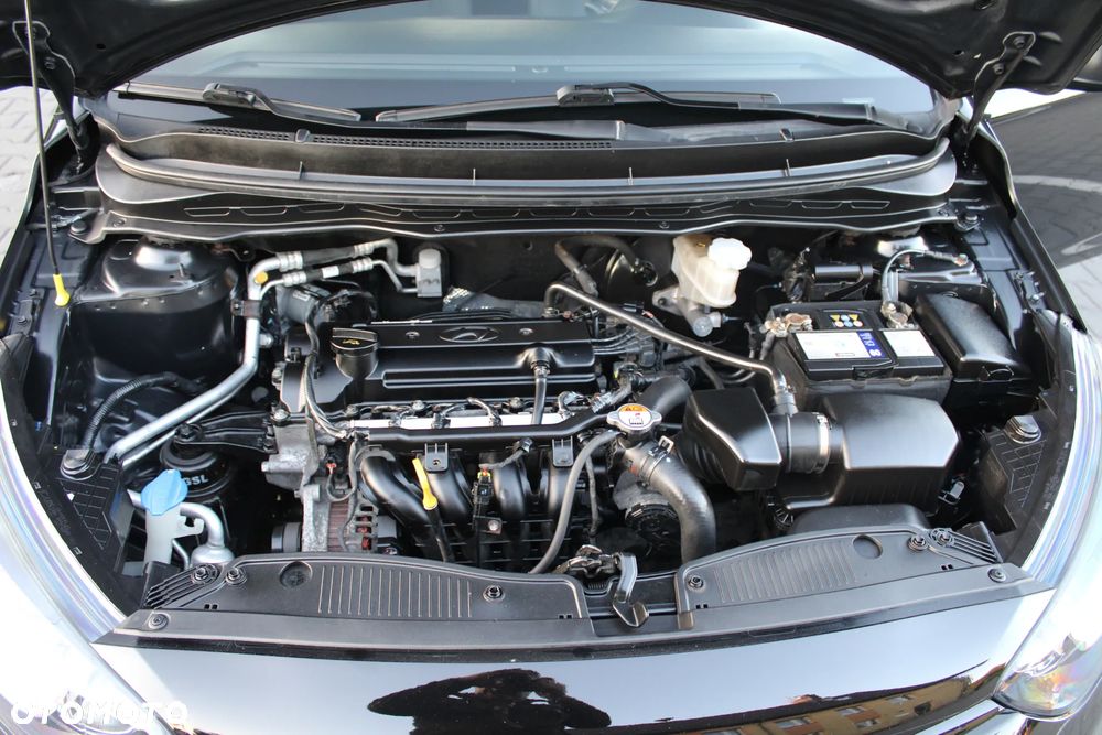 Hyundai i20 ver-1-4-150-jahre - 23