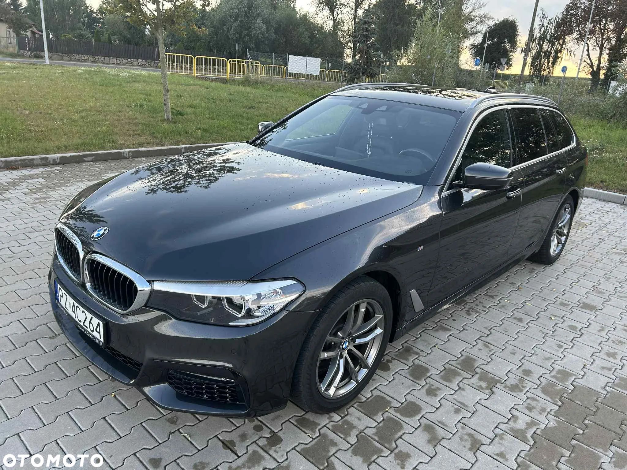BMW Seria 5 520d M Sport - 1