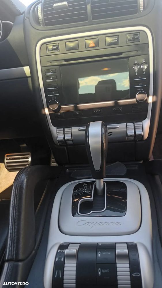 Porsche Cayenne Turbo S Aut - 34