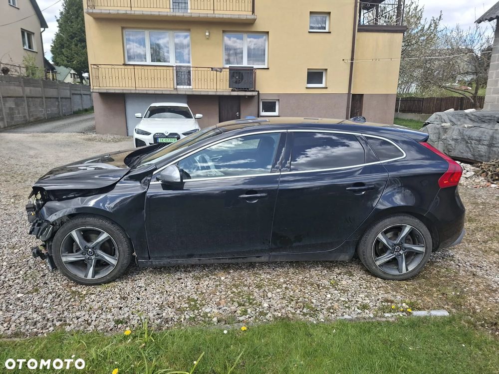 Volvo V40 D2 R-Design - 5