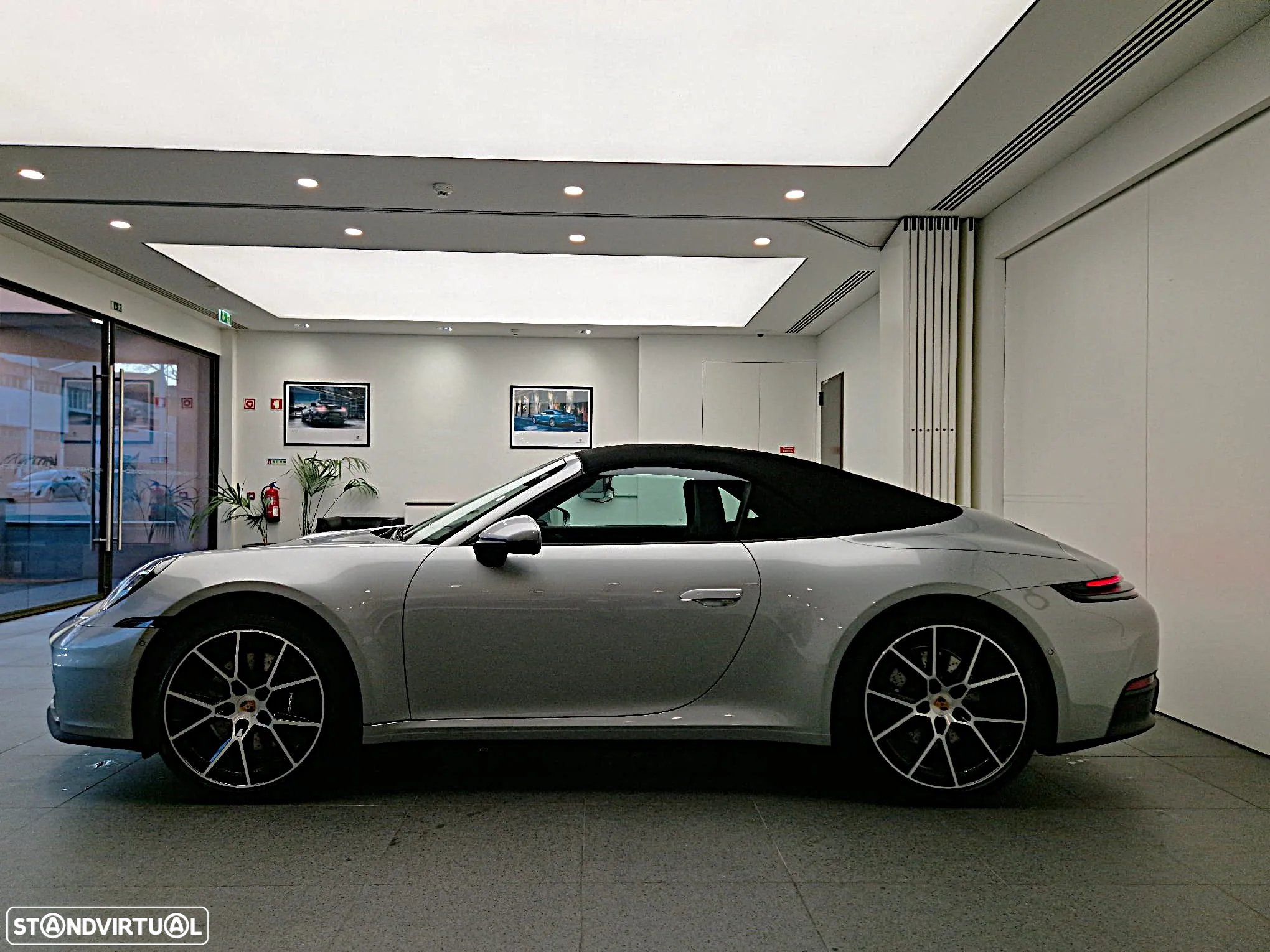 Porsche 911 (992) Carrera - 2