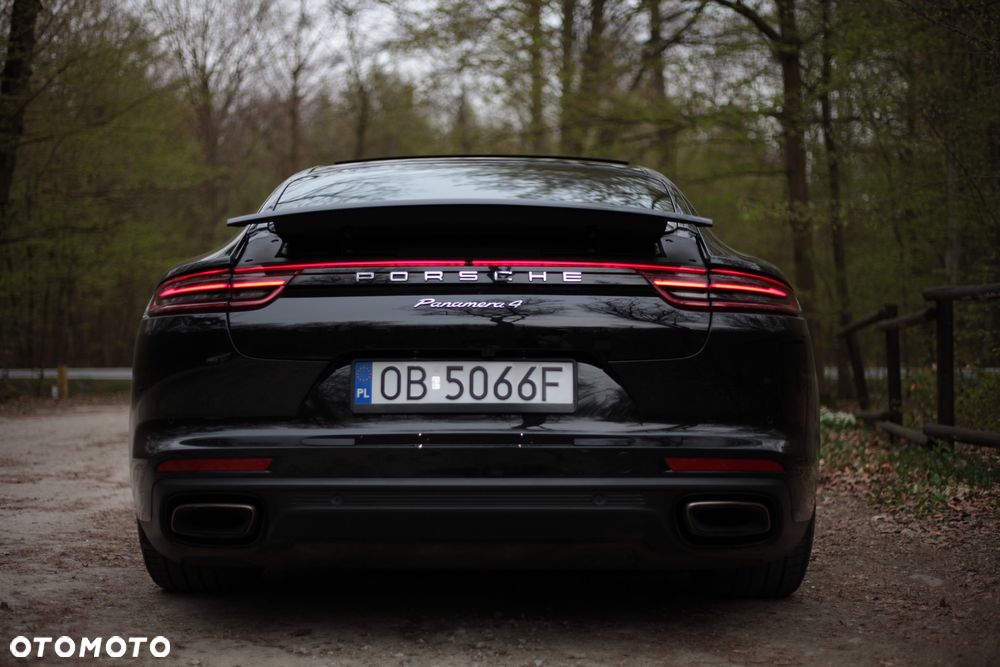 Porsche Panamera 4 - 6