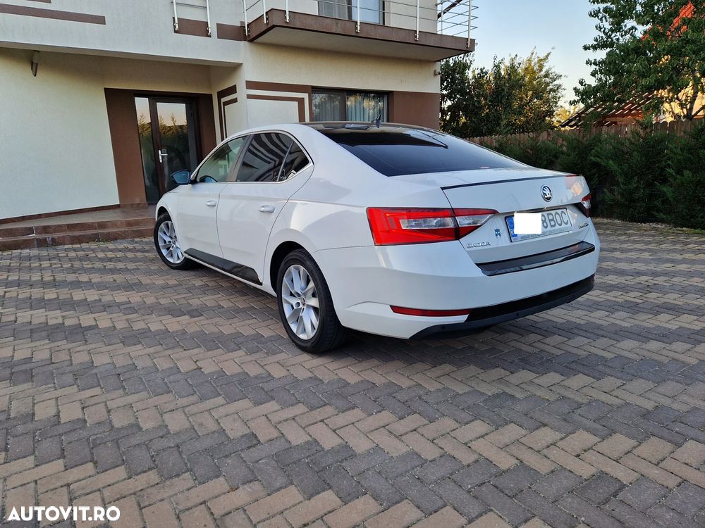Skoda Superb 2.0 TDI Ambition - 18