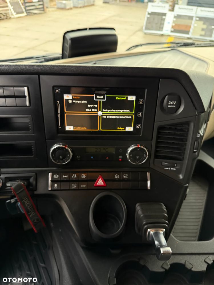 Mercedes-Benz Actros - 14