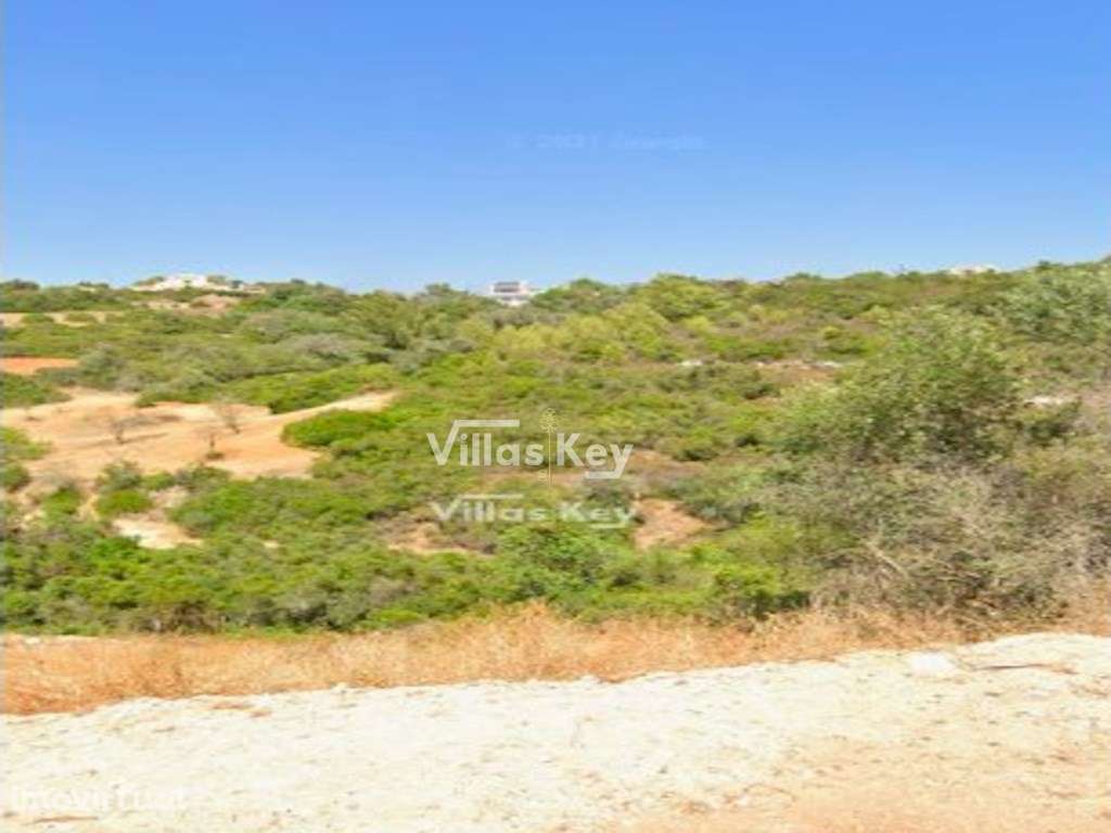 Terreno urbano em Carvoeiro, perto da praia - Grande imagem: 2/10