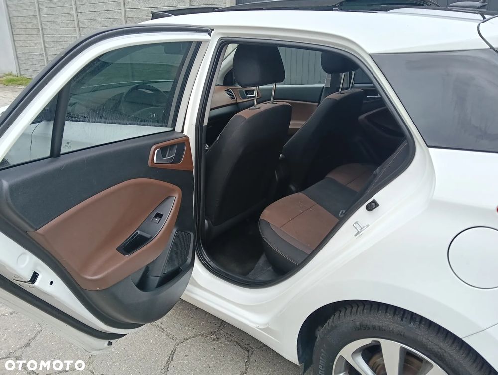 Hyundai i20 blue 1.4 Active Pure - 9