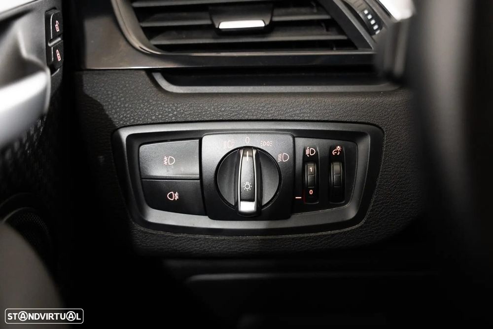 BMW X1 18 d sDrive Advantage - 13