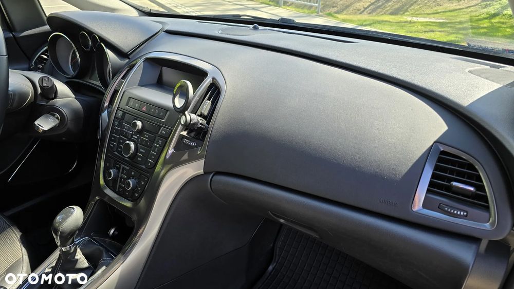 Opel Astra 2.0 CDTI Cosmo - 26